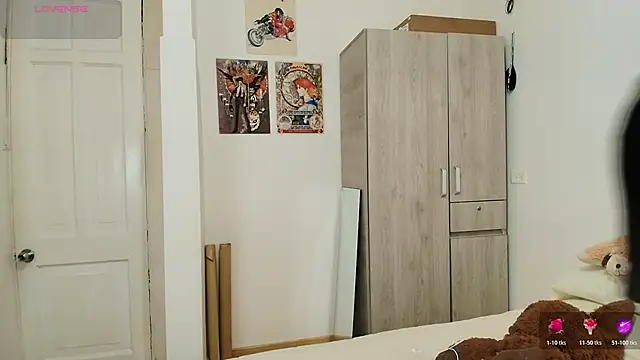 Nude Boy18 online show from November 9, 2025, 1:04 am