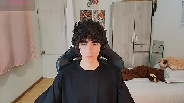 Nude Boy18 online show from May 21, 2026, 3:57 am