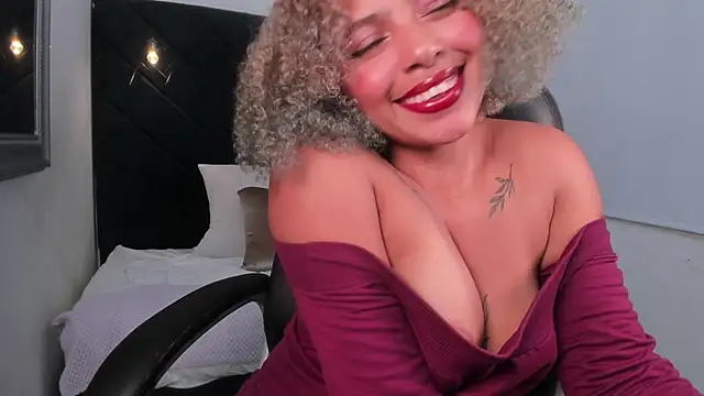 momo ayasse online show from February 2, 2026, 3:27 am