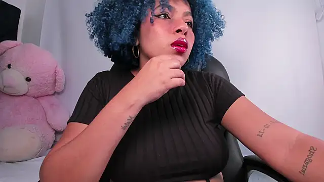 momo ayasse online show from April 19, 2026, 3:28 am