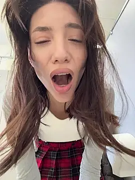 BallerinaCappuccino  online show from February 12, 2026, 10:32 am