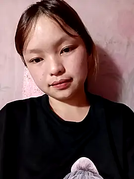 XoiXoi232 online show from September 18, 2025, 1:02 pm