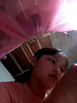 XoiXoi232 online show from October 31, 2025, 9:10 am