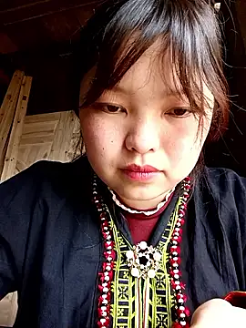 XoiXoi232 online show from February 17, 2026, 5:04 am