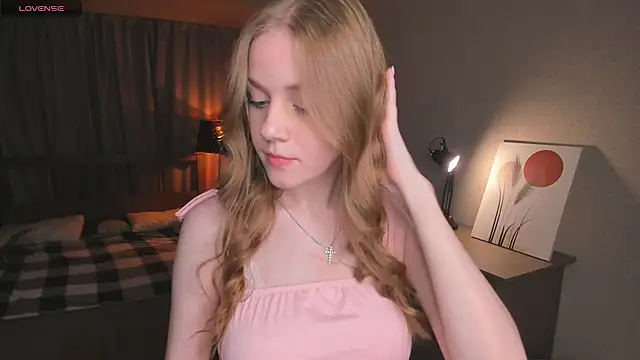 OdellaFrake online show from October 12, 2025, 7:13 pm