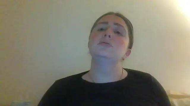 CherryJuneExperience online show from December 15, 2025, 12:59 am