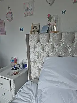 Angeldelightt online show from September 19, 2025, 10:27 am