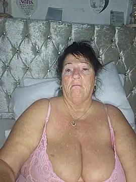 Angeldelightt online show from October 14, 2025, 8:42 pm