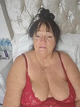 Angeldelightt online show from November 5, 2025, 1:11 pm