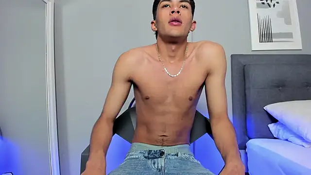 Tylerffoxx online show from November 12, 2025, 8:41 pm