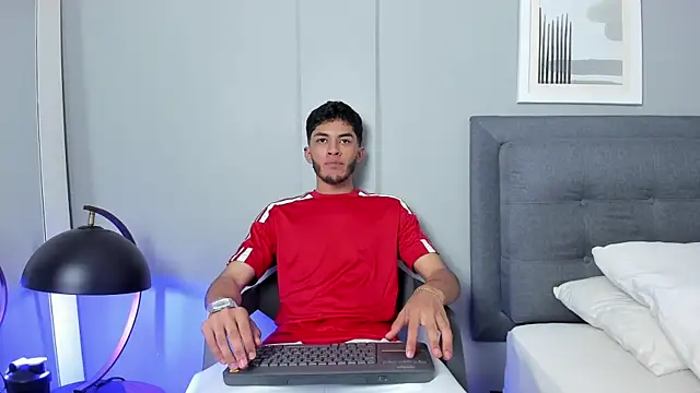 Tylerffoxx online show from February 27, 2026, 9:37 pm