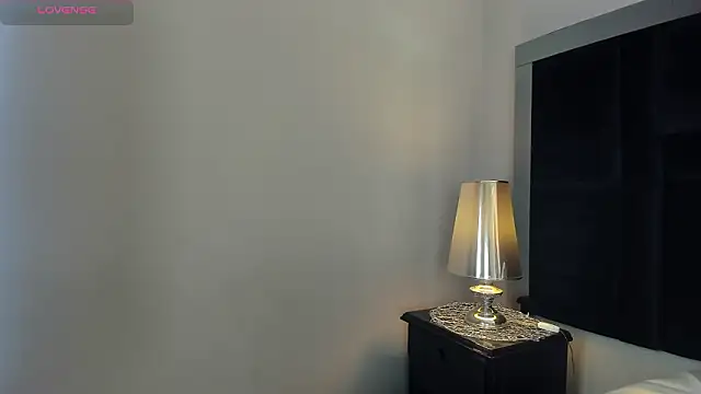 CarolineLee  online show from March 12, 2026, 10:38 pm