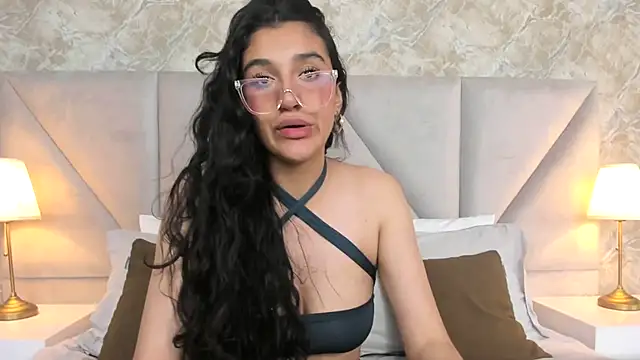 ValentiinaCruz online show from October 14, 2025, 10:32 pm