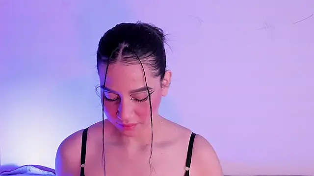 Megan Luxe online show from February 22, 2026, 4:57 am