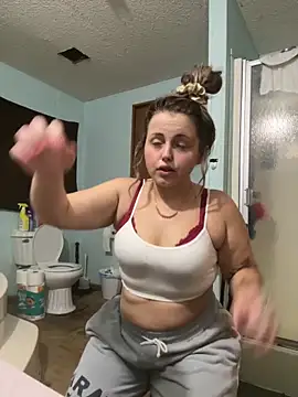 JuicyExxxperience online show from September 12, 2025, 3:01 pm