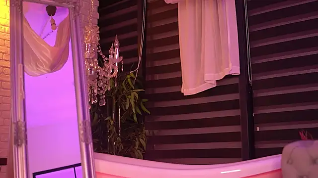 BellaNoirre online show from December 21, 2025, 6:26 pm