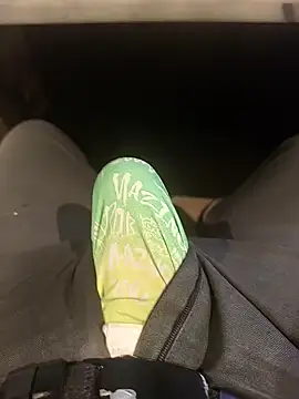 hotboy43339 online show from November 23, 2025, 2:11 am