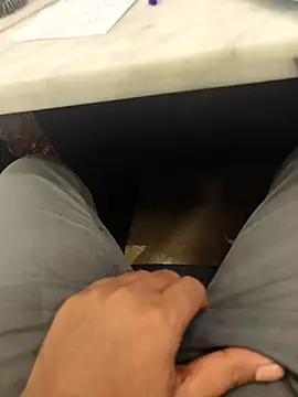 hotboy43339 online show from November 27, 2025, 6:48 am