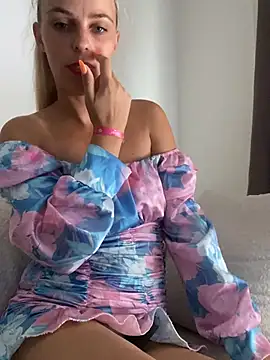 BrumeLove online show from July 18, 2026, 12:09 pm