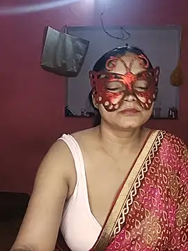Snapshot of MEERAcle chatting on June 12, 2026, 4:06 pm MEERAcle online show from June 12, 2026, 4:06 pm