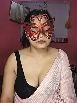 Snapshot of MEERAcle chatting on June 15, 2026, 4:31 pm MEERAcle online show from June 15, 2026, 4:31 pm