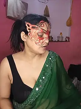 Snapshot of MEERAcle chatting on June 17, 2026, 4:59 am MEERAcle online show from June 17, 2026, 4:59 am
