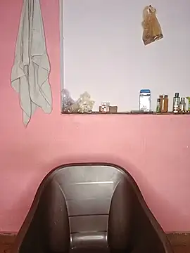 Snapshot of MEERAcle chatting on July 11, 2026, 4:04 am MEERAcle online show from July 11, 2026, 4:04 am