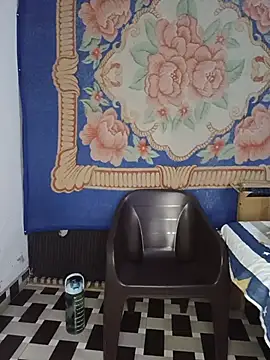 Snapshot of MEERAcle chatting on July 20, 2026, 4:09 pm MEERAcle online show from July 20, 2026, 4:09 pm