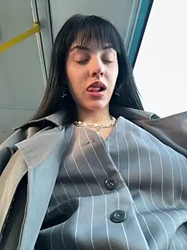 Only April online show from September 10, 2025, 4:07 pm