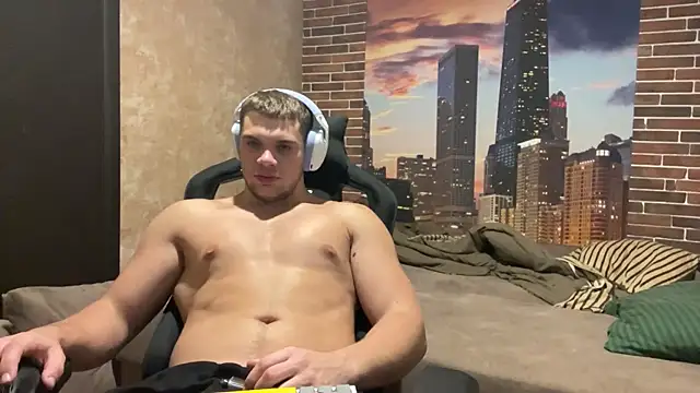 MusclePhantom online show from October 28, 2025, 10:12 pm