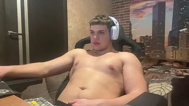 MusclePhantom online show from January 13, 2026, 9:53 pm