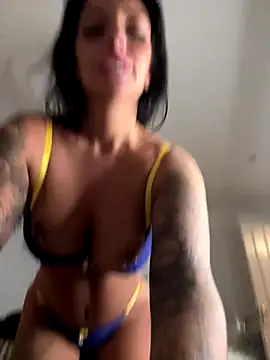 BELLABLACKXUK online show from October 14, 2025, 9:48 pm