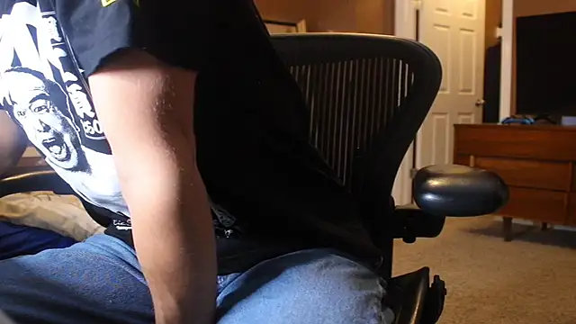 jjjjjfive online show from October 19, 2025, 6:36 am