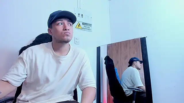 juanmechanic  online show from September 23, 2025, 7:28 pm