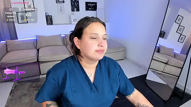 Laureen se online show from April 22, 2026, 3:53 am