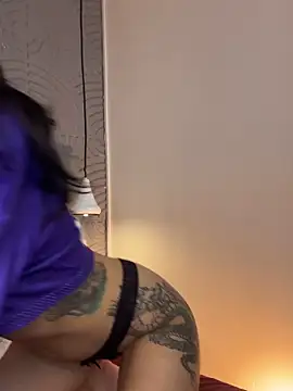 eviegothel  online show from November 13, 2025, 8:19 pm