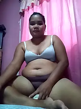 hotmom carcar online show from December 5, 2025, 1:47 am