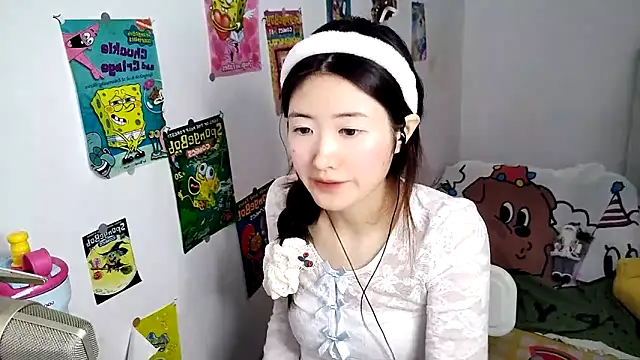 Moonlight-23 online show from October 16, 2025, 6:47 am