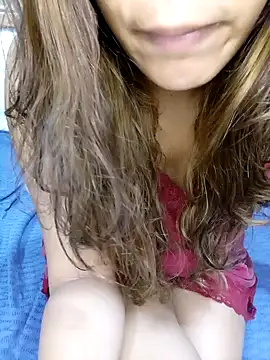 blueeyegirl22 online show from October 22, 2025, 2:06 pm