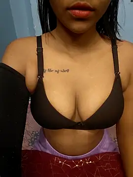 Ema-01 online show from October 9, 2025, 5:22 pm