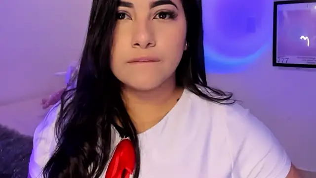 megancartter  online show from December 1, 2025, 12:43 pm