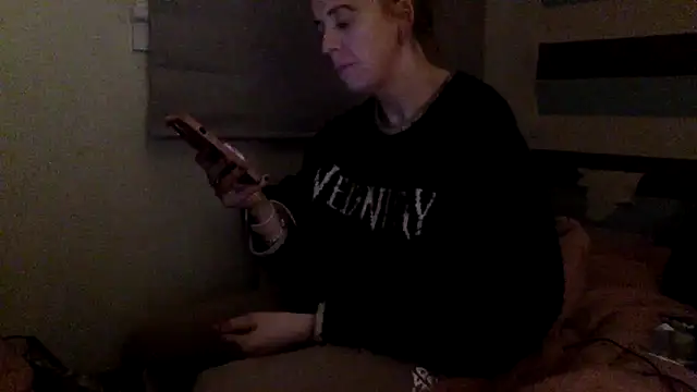 Bellababexox online show from May 15, 2026, 11:23 pm