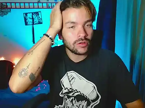 cortelioni massimo  online show from October 7, 2025, 1:03 am