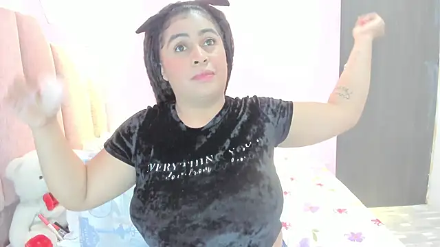 AndreaSweet2 online show from October 15, 2025, 7:47 pm