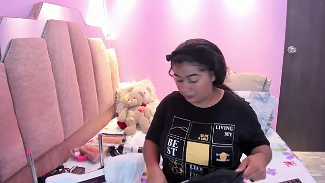 AndreaSweet2 online show from December 4, 2025, 7:33 pm