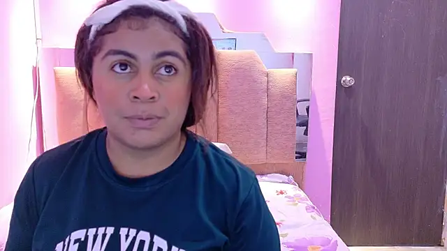 AndreaSweet2 online show from February 27, 2026, 8:09 pm