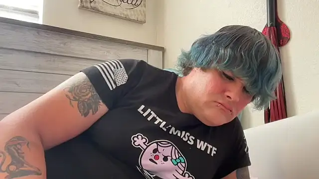 Julietserenity online show from November 23, 2025, 9:47 pm