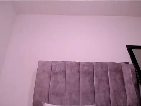 Luciana hardmand online show from September 13, 2025, 3:23 pm