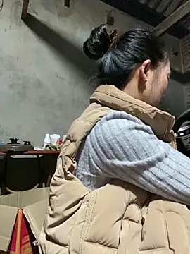 Huong-Ly online show from November 1, 2025, 2:46 am