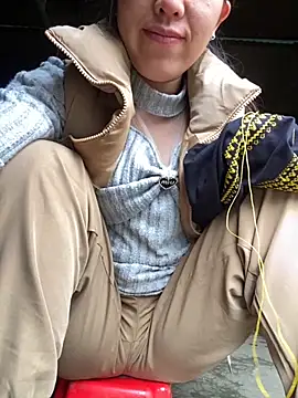 Huong-Ly online show from November 20, 2025, 1:28 am